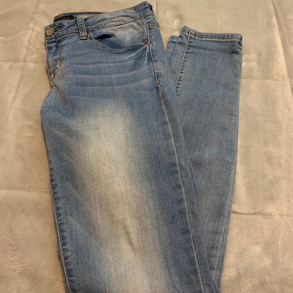 Size 6L Aero Light-Wash Jeggings